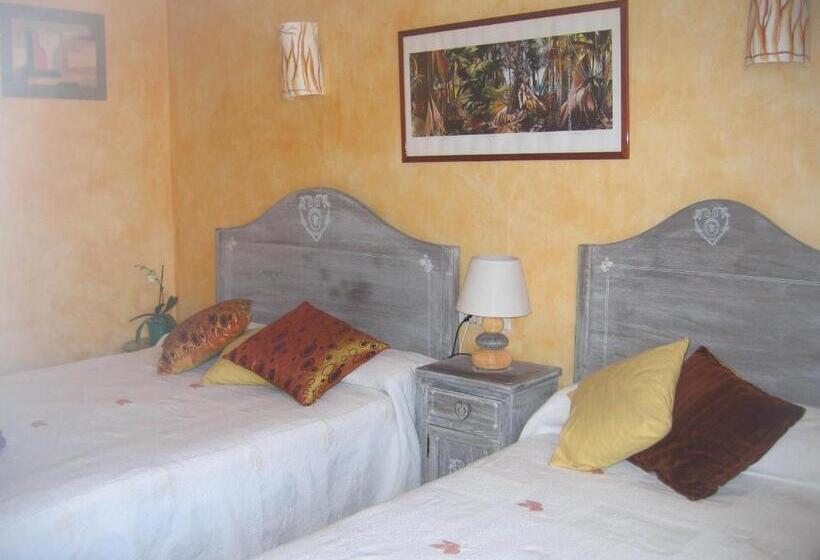 Номер Стандарт Трехместный, Hostal Don Peque Adult Recommended