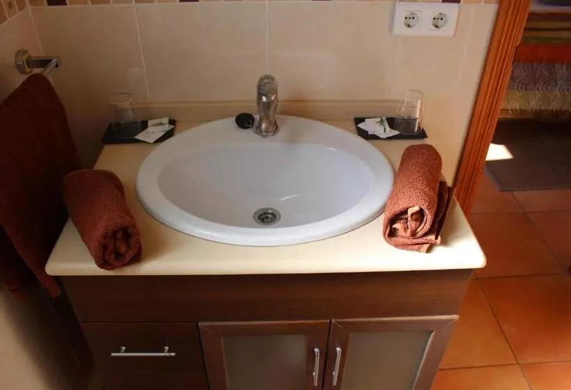 اتاق سوپریور با چشم‌انداز دریا, Hostal Don Peque Adult Recommended