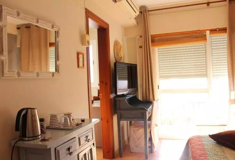 اتاق سوپریور با چشم‌انداز دریا, Hostal Don Peque Adult Recommended