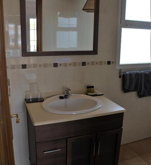 חדר סטנדרט לשלושה, Hostal Don Peque Adult Recommended