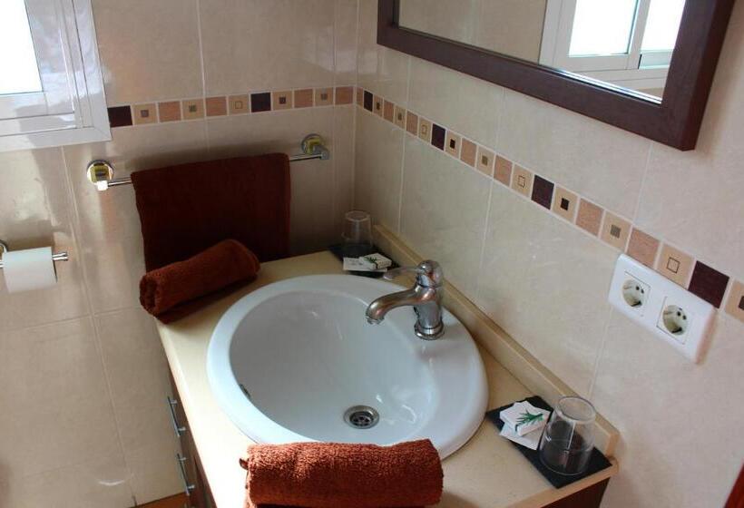 חדר סופריור נוף לים, Hostal Don Peque Adult Recommended