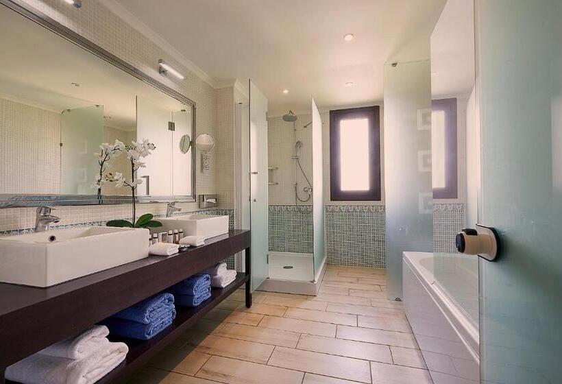 חדר משפחתי, Aldemar Olympian Village