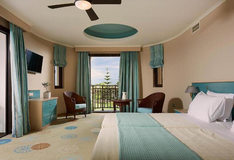 اتاق خانوادگی, Aldemar Olympian Village