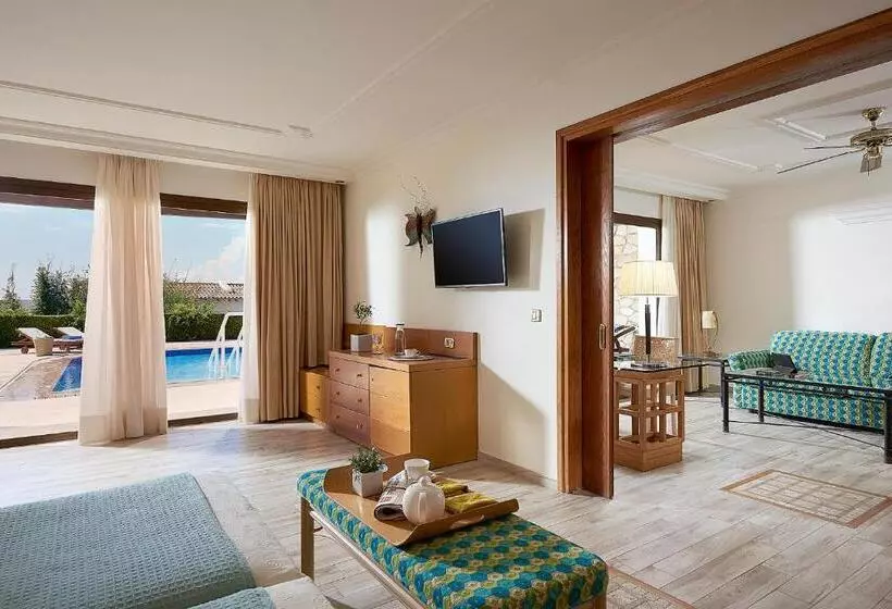 سوییت لوکس, Aldemar Olympian Village