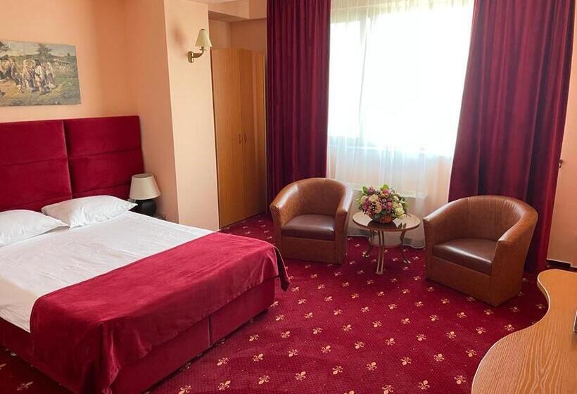Quarto Estandar Individual, Class
