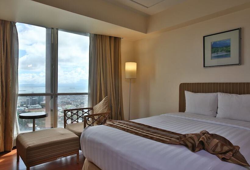 اتاق لوکس, Crown Regency Hotel And Towers