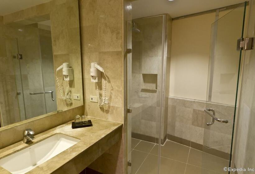 سوییت اجرایی, Crown Regency Hotel And Towers