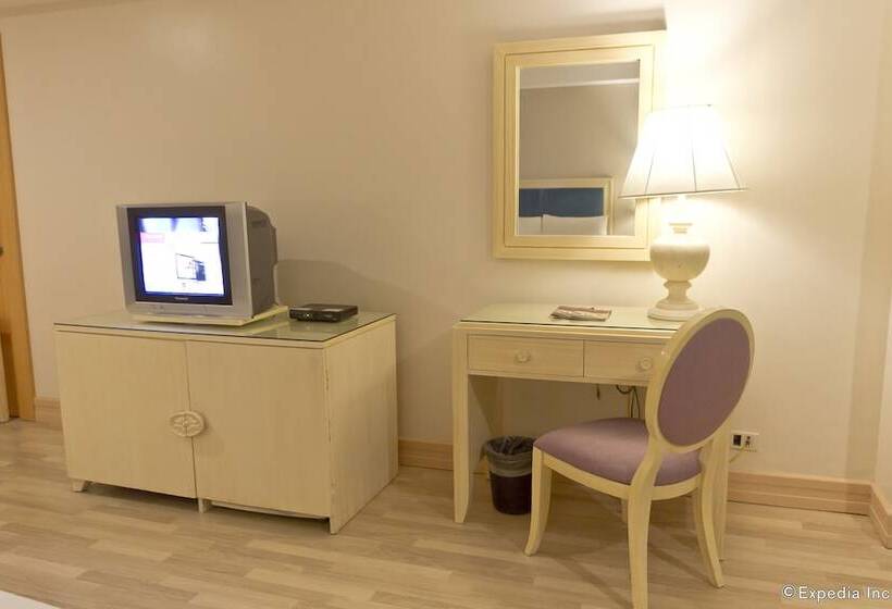 Люкс Ejecutiva 2 Спальни, Crown Regency Hotel And Towers