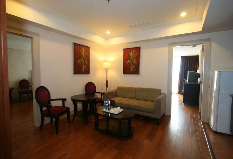 سوئیت مدیریتی 2 خوابه, Crown Regency Hotel And Towers