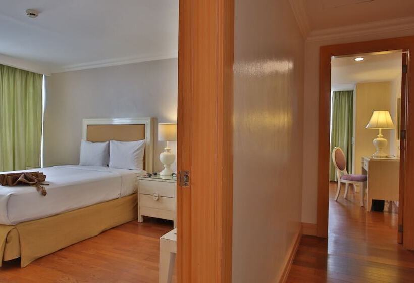 سوئیت دلوکس 2 خوابه, Crown Regency Hotel And Towers