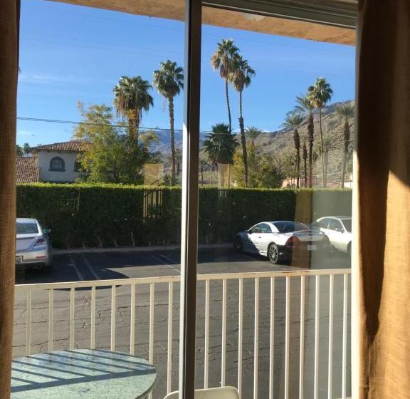 غرفة قياسية سرير كينج, Delos Reyes Palm Springs