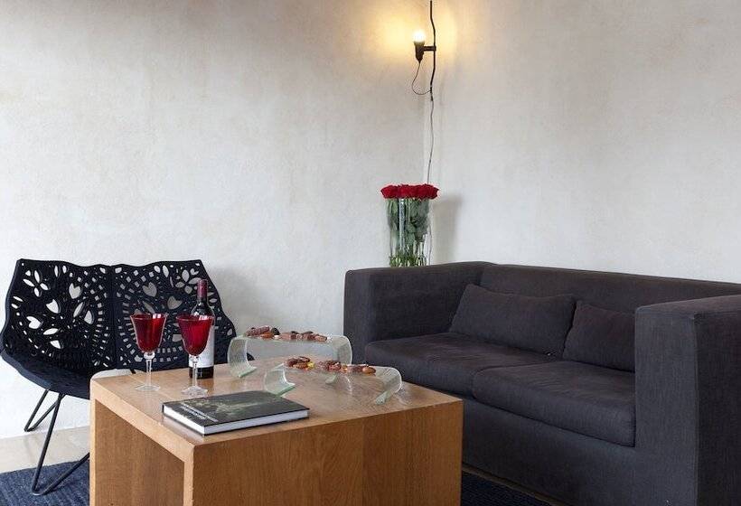 سوئیت جونیور با چشمانداز, Eme Catedral Mercer