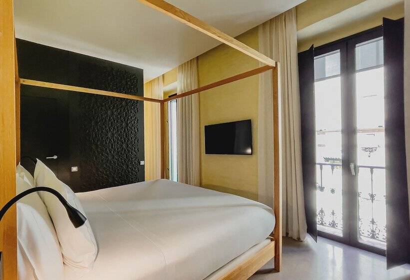 اتاق لوکس با چشمانداز, Eme Catedral Mercer