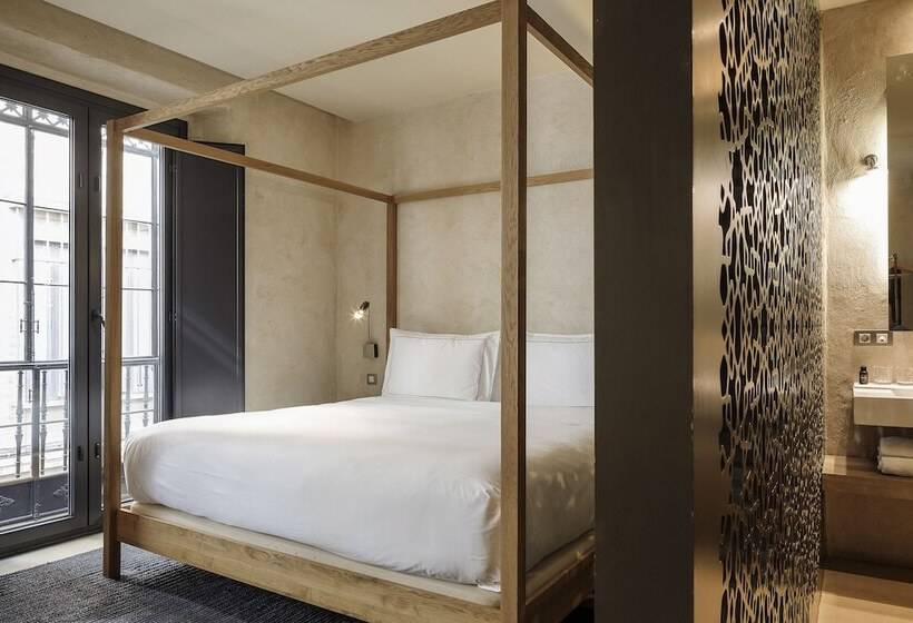 اتاق لوکس, Eme Catedral Mercer