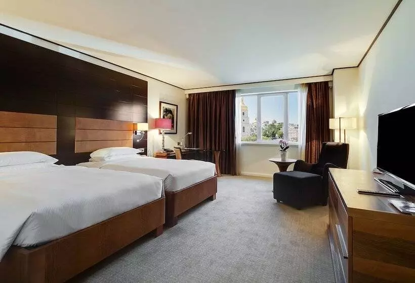 اتاق استاندارد با چشم‌انداز, Hyatt Regency Kyiv