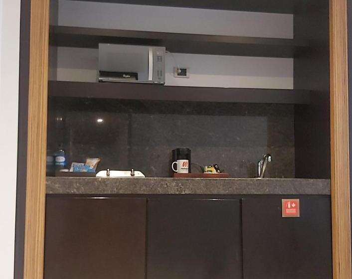 Апартаменты Дюплекс 1 Спальня, Madisson Inn Luxury By Geh Suites
