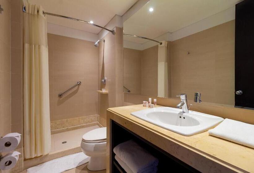 Трехместный Номер Superior, Madisson Inn Luxury By Geh Suites