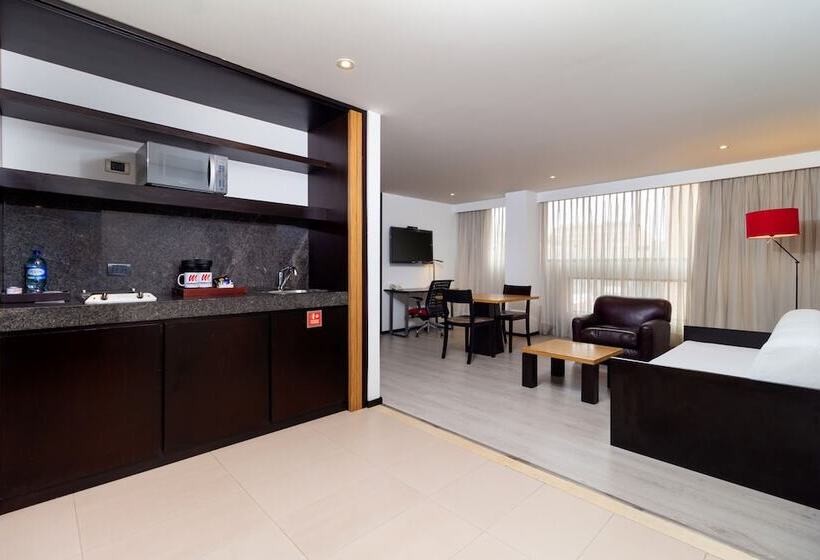 Трехместный Номер Superior, Madisson Inn Luxury By Geh Suites