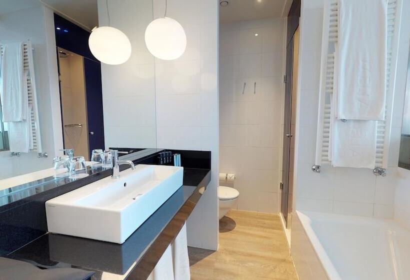 Habitación Premium Vista al Mar., Melia Barcelona Sky 4 Sup