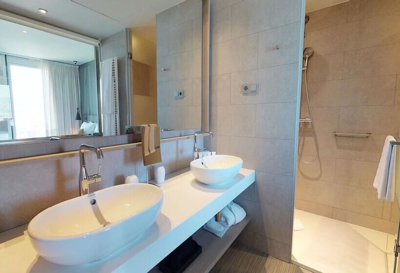 סוויטת ג'וניור אקזקיוטיב, Melia Barcelona Sky 4 Sup