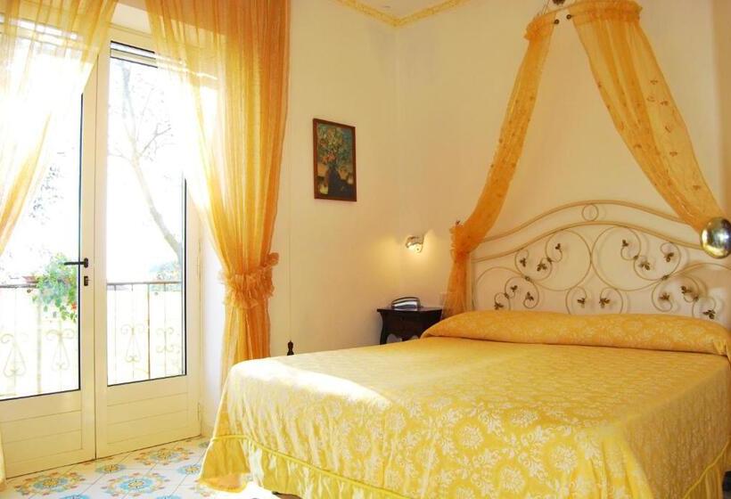 חדר סטנדרט לשלושה, Nido Degli Dei