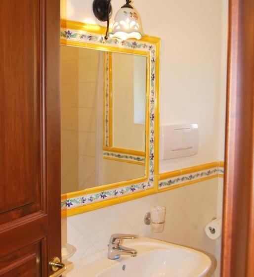 חדר סטנדרט לארבעה, Nido Degli Dei