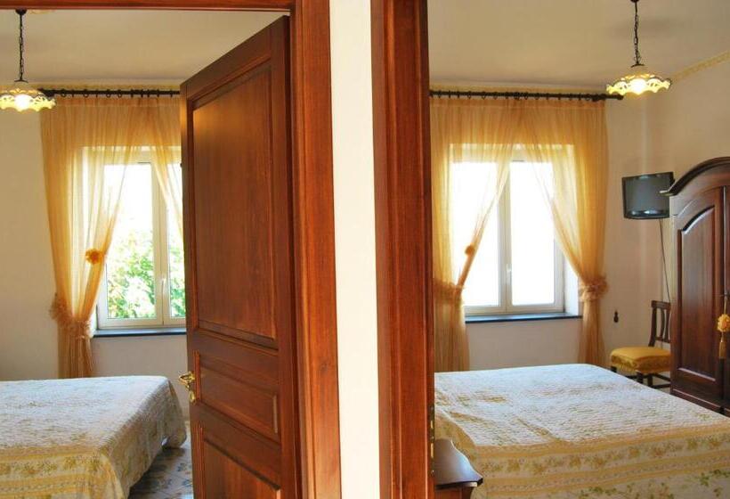 חדר סטנדרט לארבעה, Nido Degli Dei