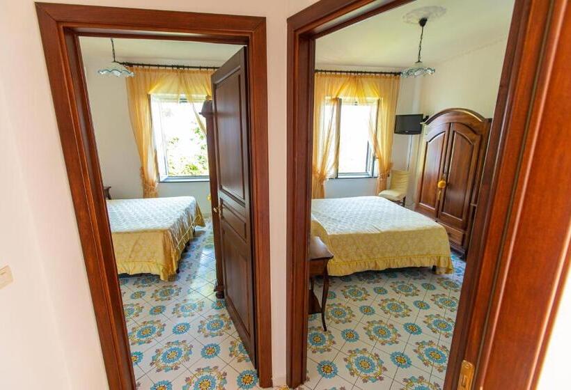 חדר סטנדרט לארבעה, Nido Degli Dei