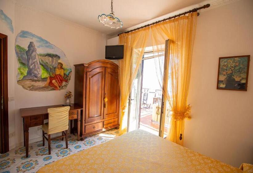 חדר דלוקס עם מרפסת נוף לים, Nido Degli Dei