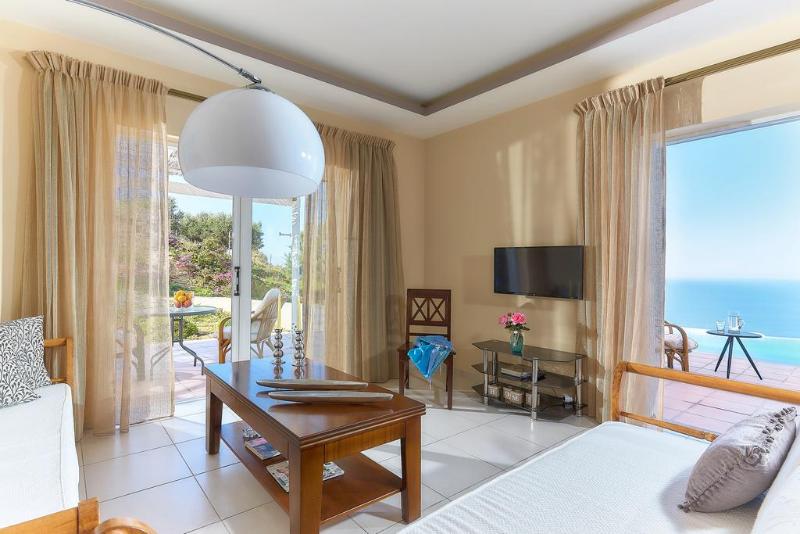 דירת חדר, Nymphes Luxury Apartments