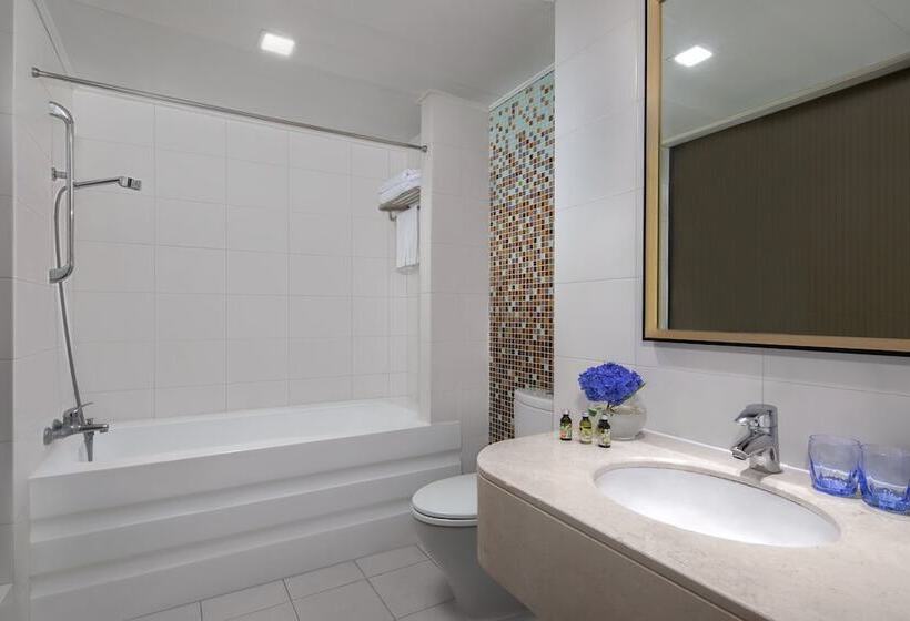 Апартаменты Deluxe 3 Спальни, Springdale Serviced Residence