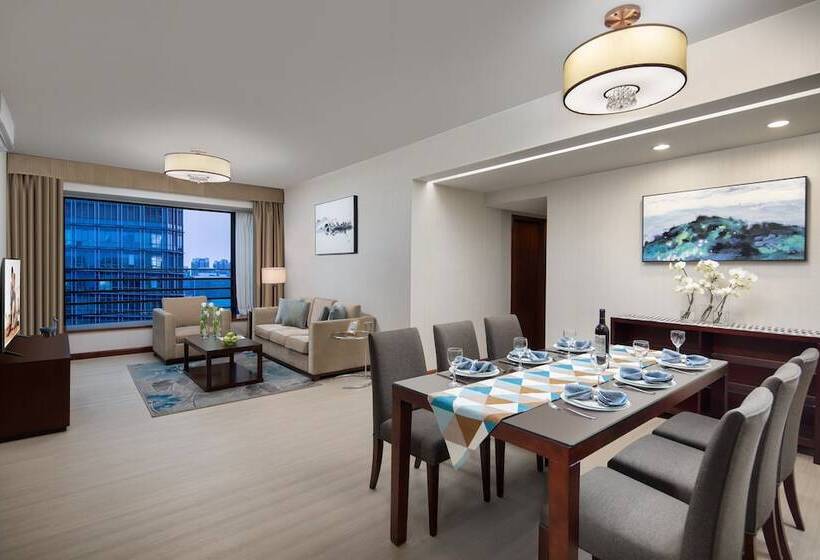 Апартаменты Deluxe 3 Спальни, Springdale Serviced Residence