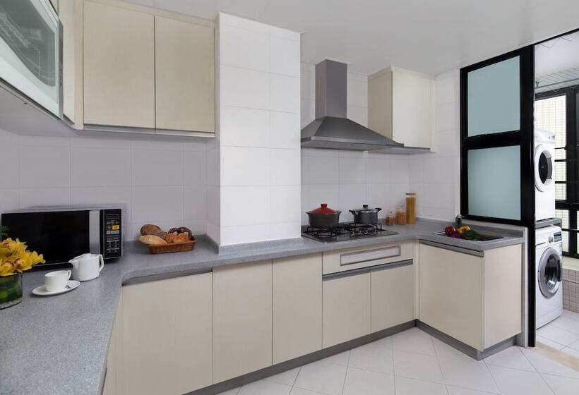 Апартаменты Deluxe 3 Спальни, Springdale Serviced Residence