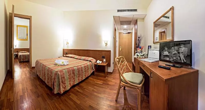 اتاق استاندارد چهار تخته, Tivoli