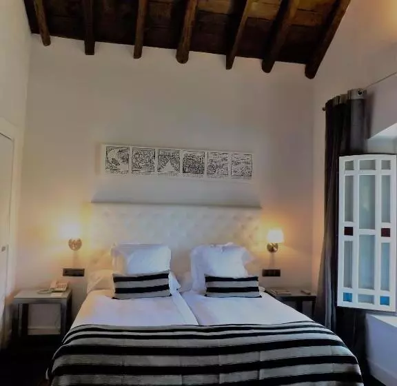 اتاق لوکس با چشم‌انداز دریاچه, Villa Paulita