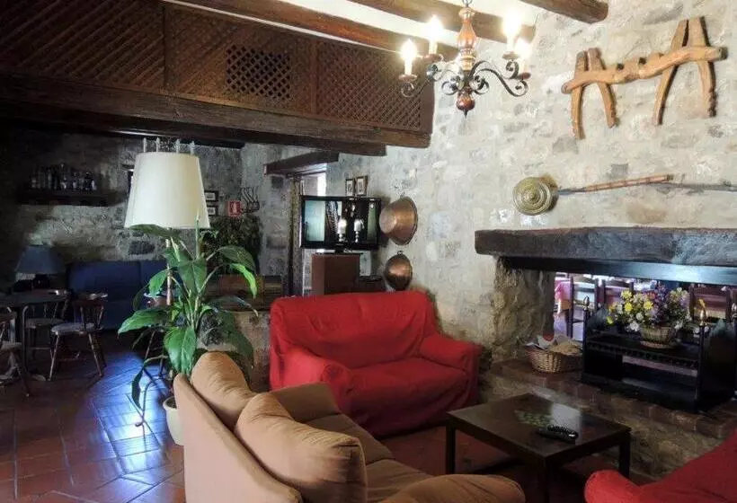 ベーシックトリプルルーム, Hostal De La Rovira
