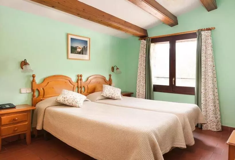 ベーシックトリプルルーム, Hostal De La Rovira