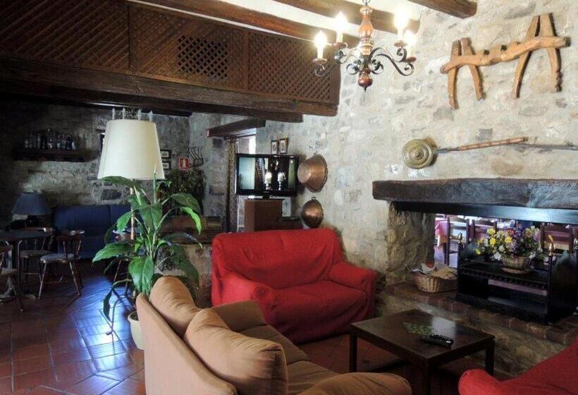 Четырехместный Номер Стандарт, Hostal De La Rovira