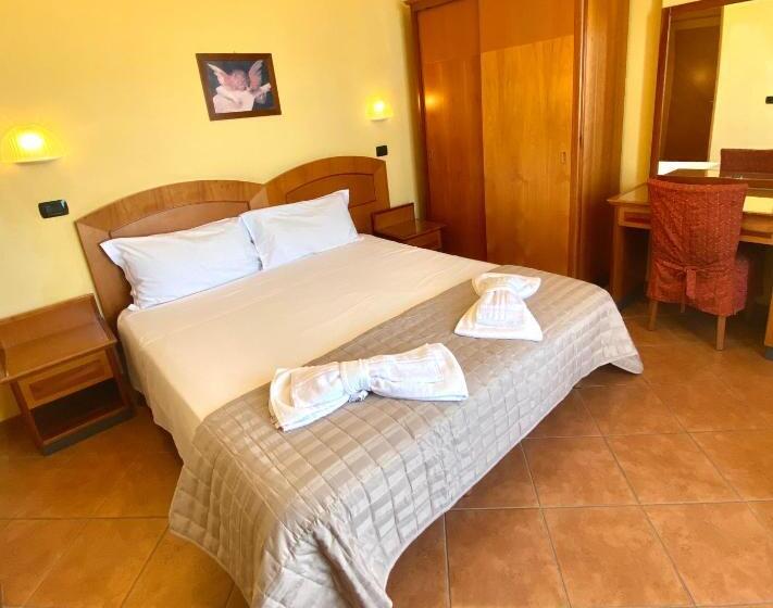 اتاق عادی, Audi Frontemare