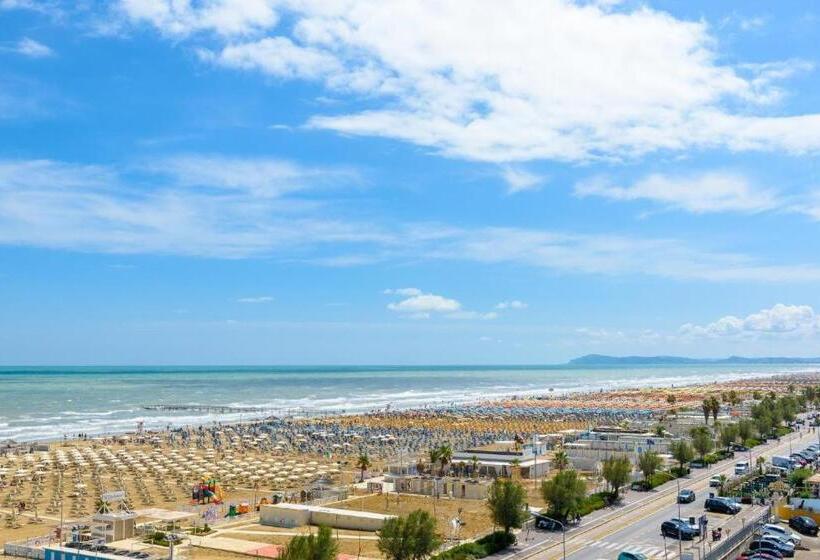 اتاق سوپریور با چشم‌انداز دریا, Audi Frontemare