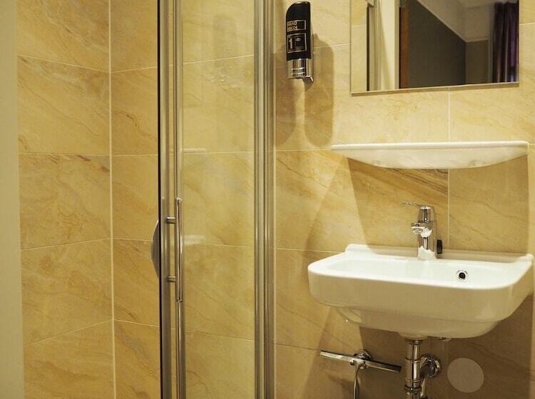 اتاق استاندارد سه نفره, Blossoms City