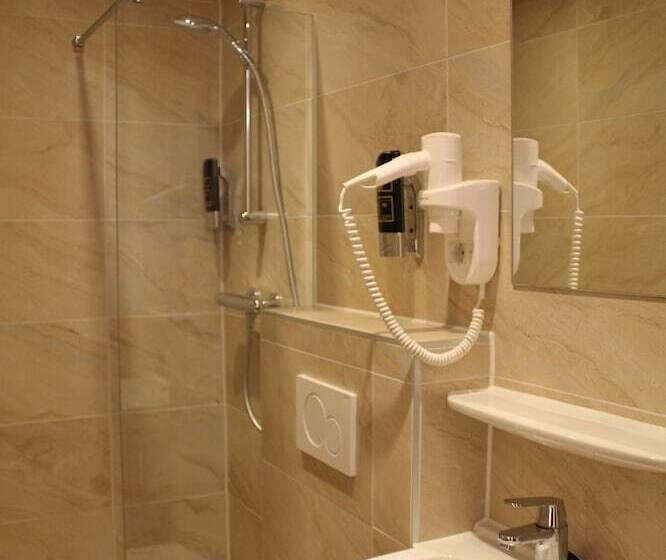 اتاق عادی یک تخته, Blossoms City