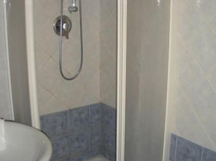 클래식 4인 룸, Tito