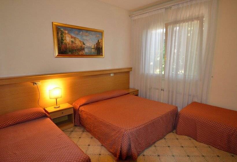 클래식 4인 룸, Tito