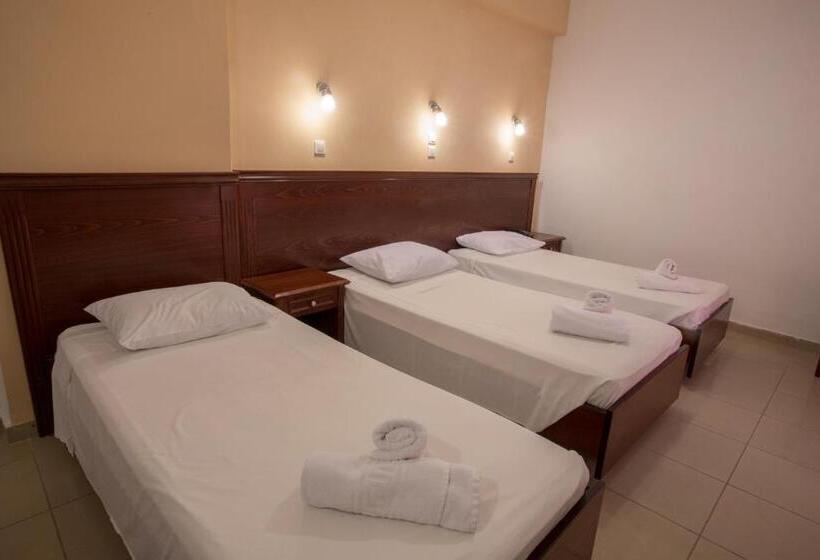 Quarto Triplo Standart, Gouvia