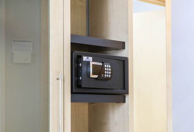 Номер Стандарт, Holiday Inn Express Barcelona City 22@, An Ihg