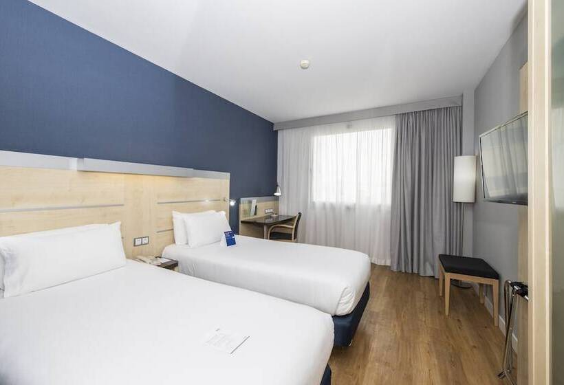 Номер Стандарт, Holiday Inn Express Barcelona City 22@, An Ihg