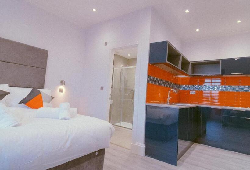 キングサイズベッドのスーペリアルーム, Mayfield Suites