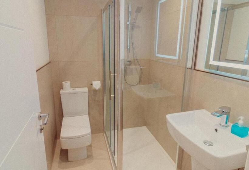 デラックスルーム, Mayfield Suites