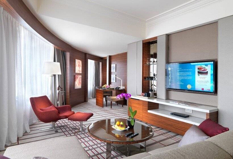 家庭套房, One World